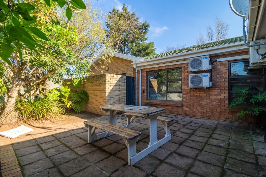 5 Bedroom Property for Sale in Vredekloof Heights Western Cape
